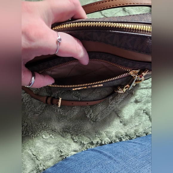 Purse - Picture 2 of 8